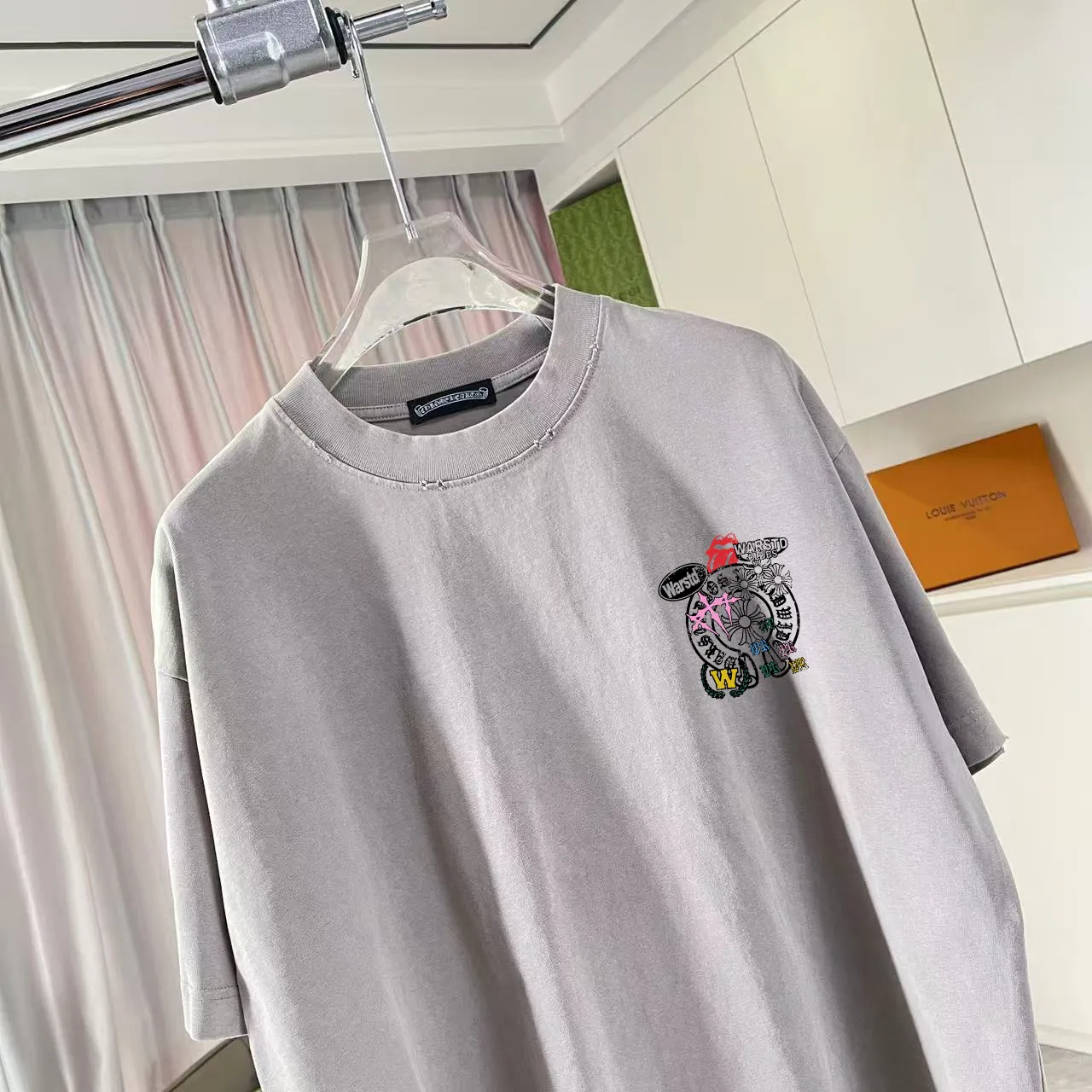 🅿️190 ch Crow* 2025 summer new style, washed, distressed, spray-painted, Sanskrit cross print, short-sleeved T-shirt, customized fabric 320g, same style for men and women, size: S M L XL XXL five sizes, color: black, gray, gradient black, gradient red